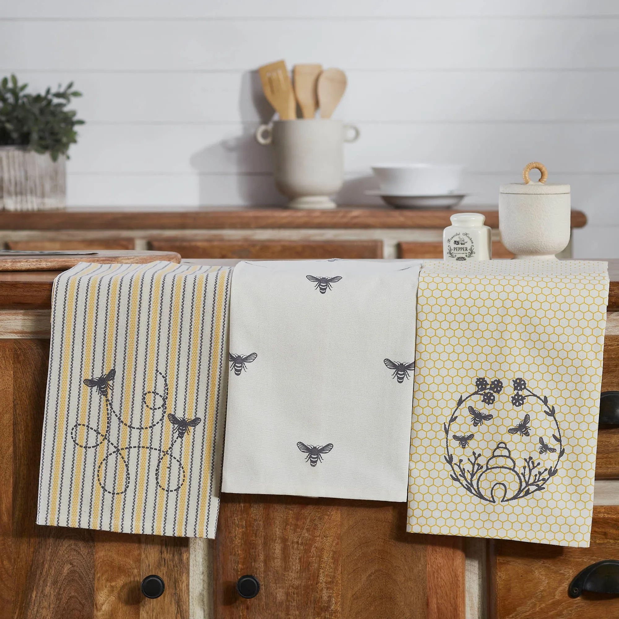 Buzzy Bees Tea Towel Set of 3 19x28