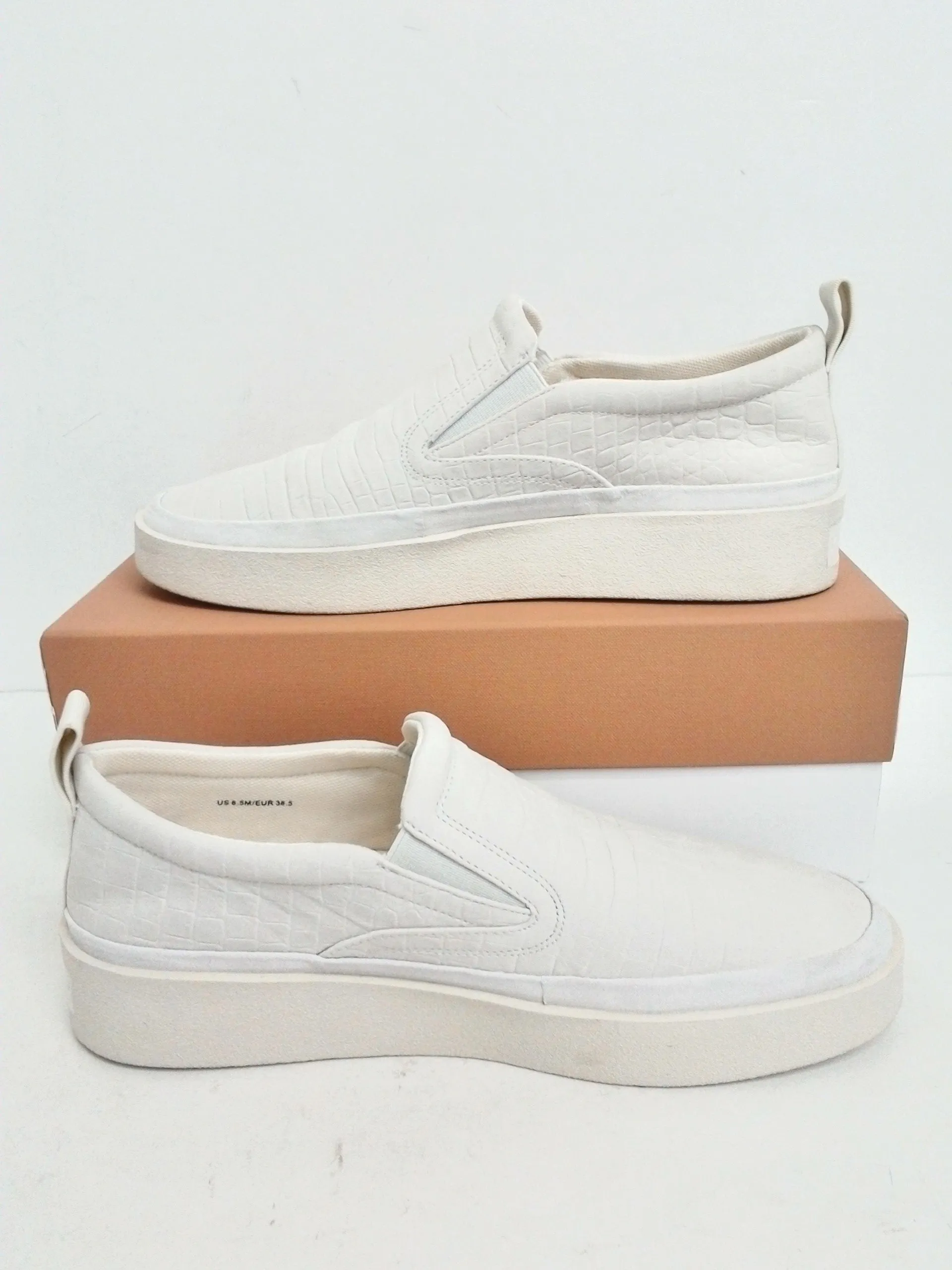 Via Spiga Women's V-Markie, Milk Su White Leather  Sneakers Size 5, 5.5, 7 & 8.5